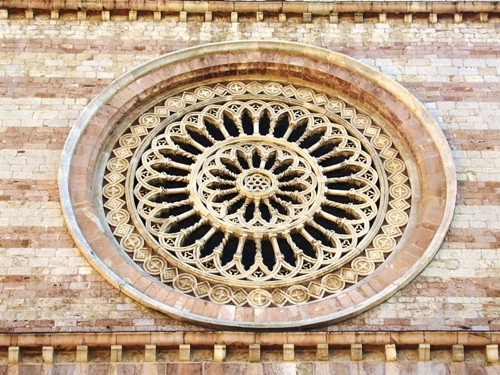 Okno kostela sv. Klry