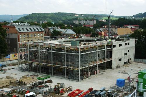 Vstavba Spoleenskho centra Uffo pro kulturu a voln as v Trutnov